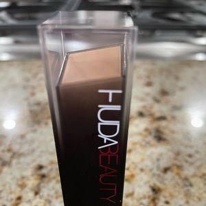 Huda beauty foundation stick